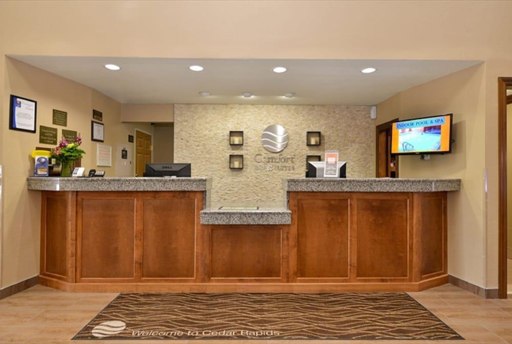 Comfort Inn & Suites Cedar Rapids North - Collins Road Exterior photo